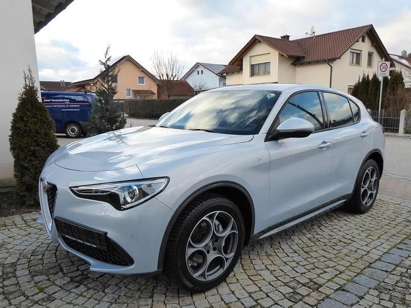 Grijs Gebruikt 2023 Alfa Romeo Stelvio Ti SUV | € 55.900 (Duur) - Afbeelding 1/4