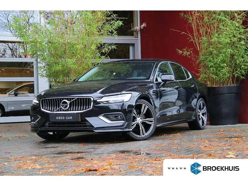 Zwart Gebruikt 2020 Volvo S60 Inscription Sedan | € 27.900 (Eerlijke prijs) - Afbeelding 1/4