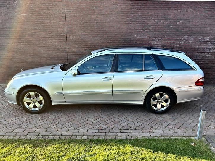 Occasion Mercedes E200 Avantgarde 163 PK (119 kW) 2004 Grijs (metallic) Stationwagen