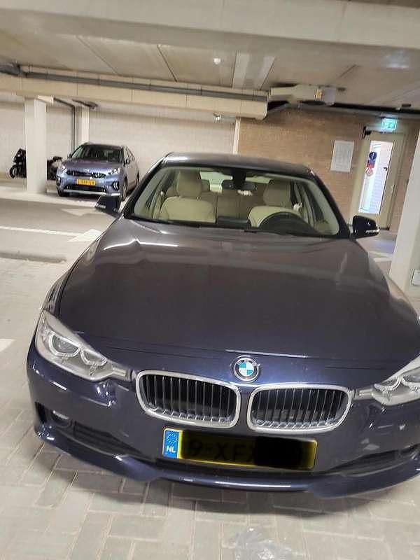 Blauw Gebruikt 2014 BMW 316 Executive Sedan | € 11.000 (Eerlijke prijs) - Afbeelding 1/4