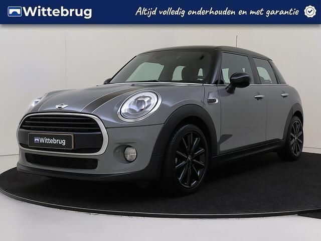 Grijs Gebruikt 2017 Mini Cooper Business Hatchback | € 18.925 (Eerlijke prijs) - Afbeelding 1/3