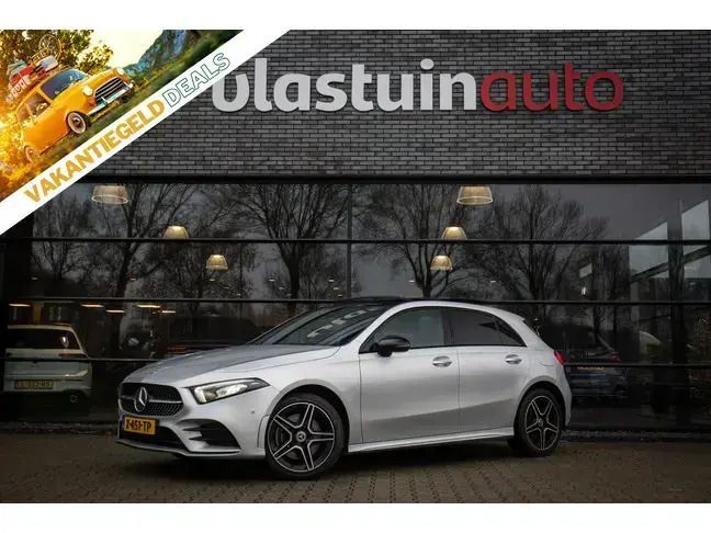 Grijs Gebruikt 2022 Mercedes A250 Business Hatchback | € 31.950 (Goede deal) - Afbeelding 1/4
