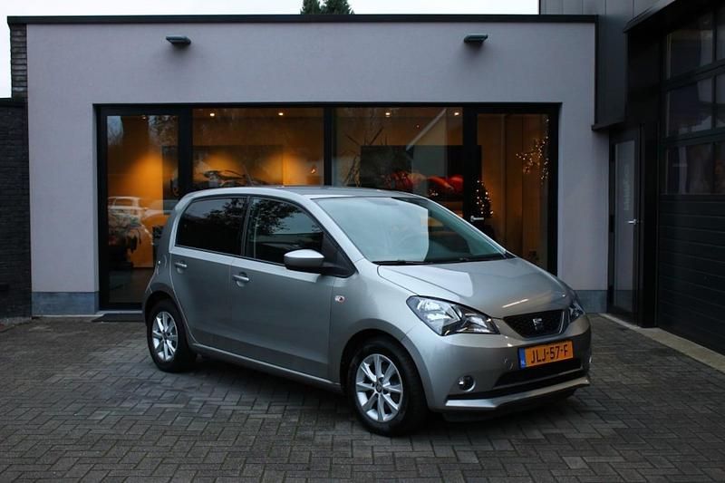 Grijs Gebruikt 2018 Seat Mii CONNECT Hatchback | € 11.450 (Eerlijke prijs) - Afbeelding 1/4