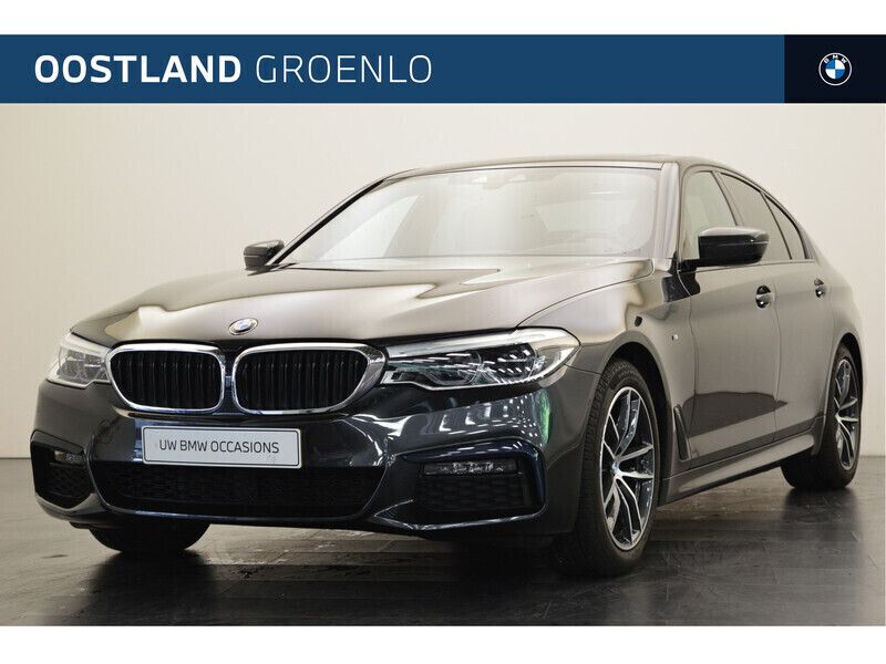 Grijs, metallic lak Gebruikt 2019 BMW 520 Executive Sedan | € 34.950 (Eerlijke prijs) - Afbeelding 1/4