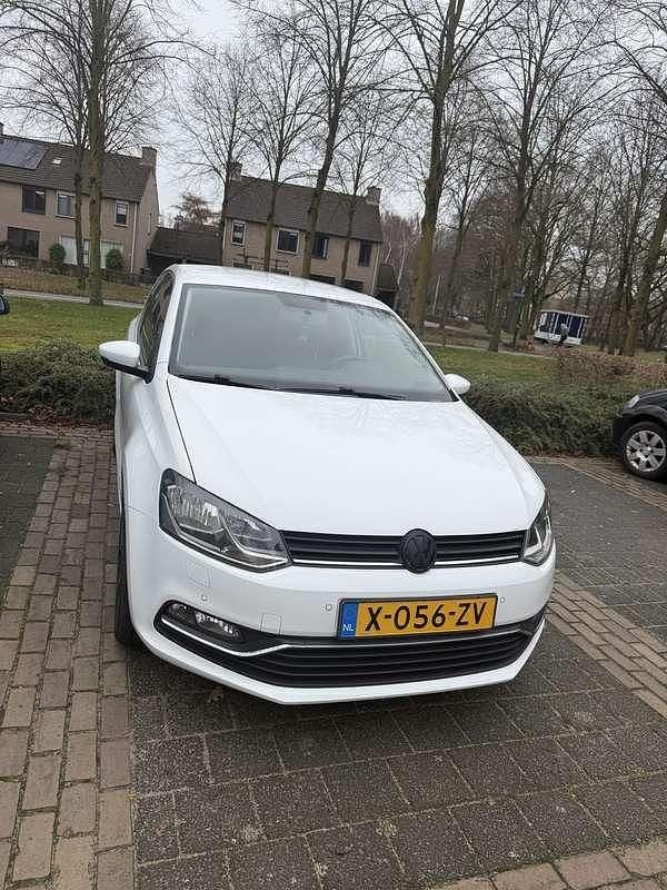 Wit Gebruikt 2014 VW Polo Highline Hatchback | € 6.500 (Goede deal) - Afbeelding 1/4