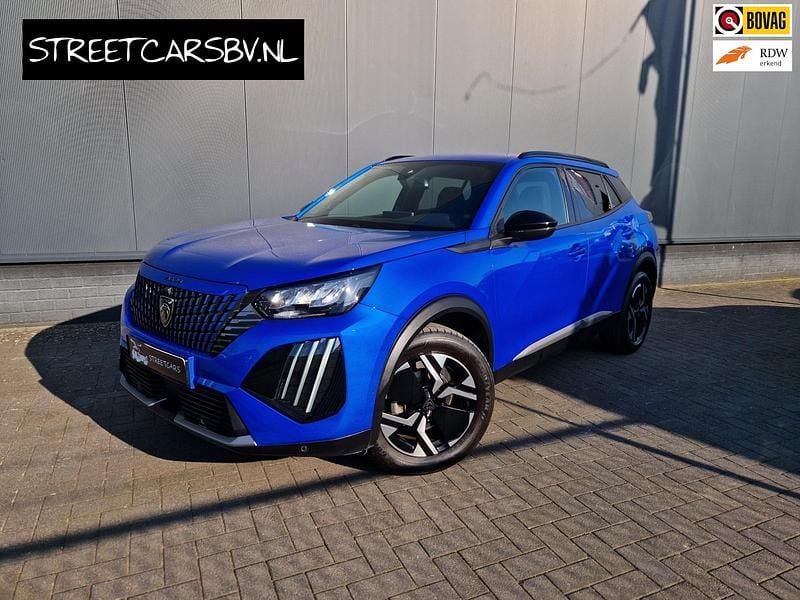 Blauw, metallic lak Gebruikt 2024 Peugeot 2008 Allure SUV | € 25.950 (Goede deal) - Afbeelding 1/4