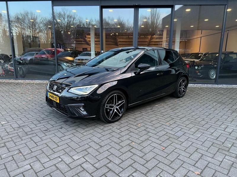 Zwart (metallic) Occasion 2020 Seat Ibiza Beats Hatchback | € 13.750 (Eerlijke prijs) - Afbeelding 1/4