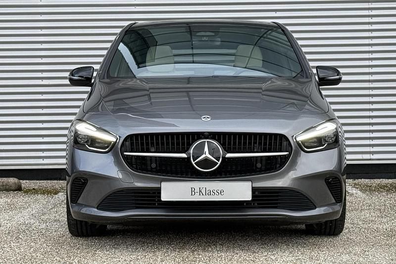 Occasion Mercedes B180 Advanced 136 PK (100 kW) 2025 Grijs MPV