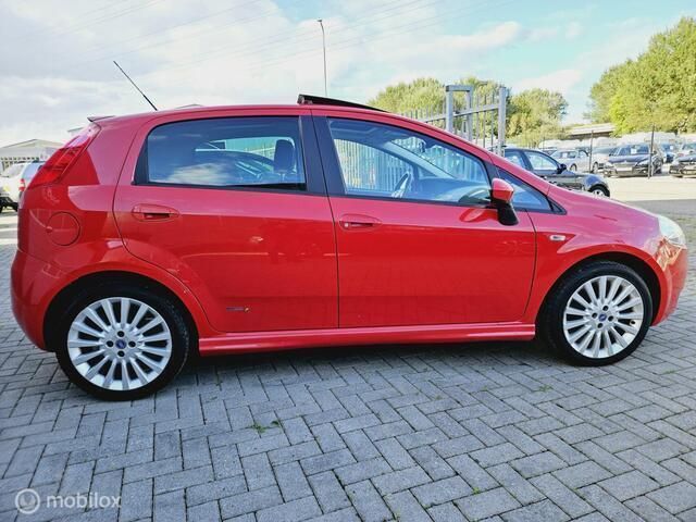 Occasion Fiat Grande Punto Emotion 95 PK (69 kW) 2007 Rood Hatchback