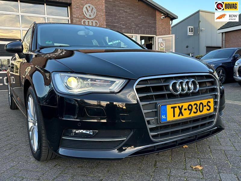 Zwart Occasion 2015 Audi A3 Ambition Hatchback | € 9.950 (Goede deal) - Afbeelding 1/4