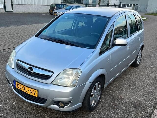 Grijs, metallic lak Gebruikt 2007 Opel Meriva MPV | € 2.250 (Eerlijke prijs) - Afbeelding 1/4