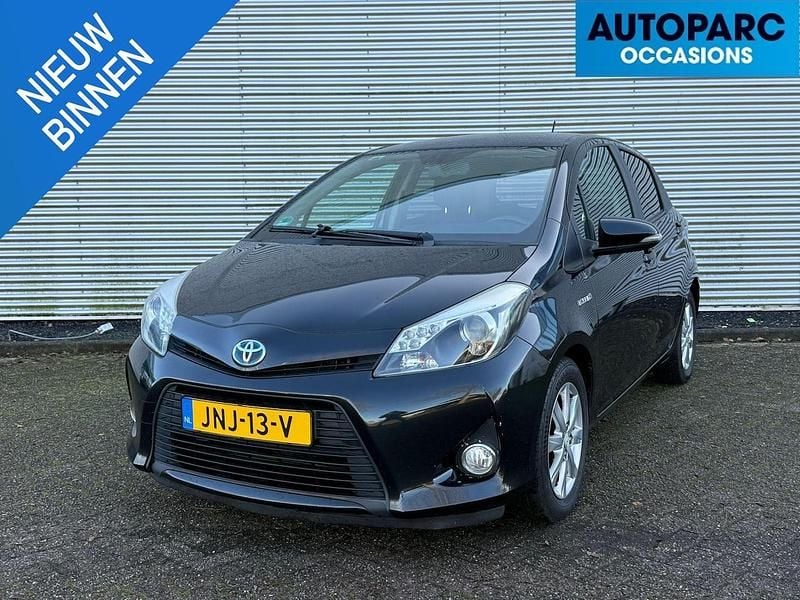 Zwart Gebruikt 2014 Toyota Yaris Hybrid Hatchback | € 9.999 (Eerlijke prijs) - Afbeelding 1/4