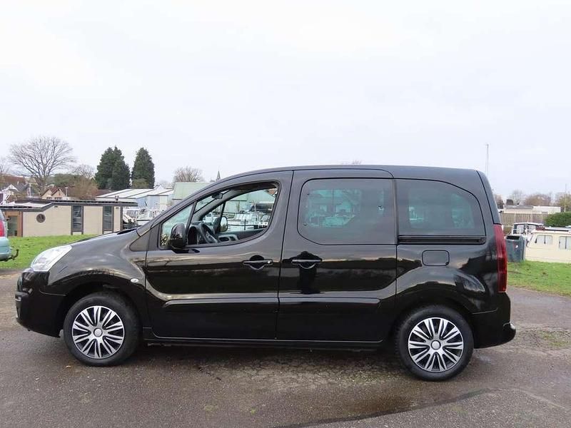 Occasion Peugeot Partner Tepee Active 110 PK (80 kW) 2018 Zwart MPV