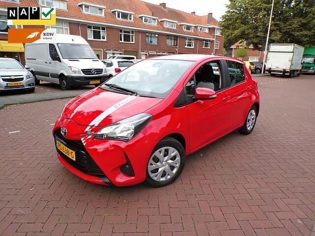 Rood Gebruikt 2017 Toyota Yaris Comfort Hatchback | € 8.944 (Goede deal) - Afbeelding 1/4