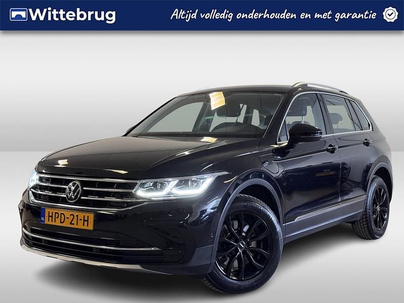 Zwart Gebruikt 2021 VW Tiguan Elegance SUV | € 27.425 (Super prijs) - Afbeelding 1/3