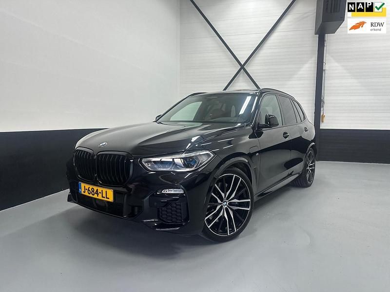 Zwart Occasion 2020 BMW X5 M Sport SUV | € 59.740 (Duur) - Afbeelding 1/4