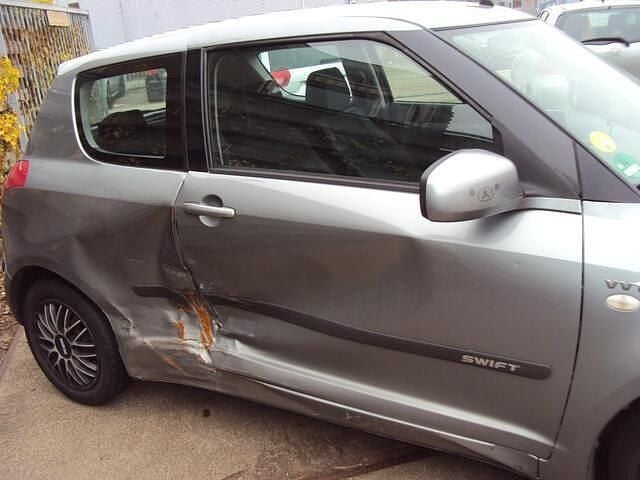 Occasion Suzuki Swift GLS 102 PK (75 kW) 2005 Grijs (metallic) Hatchback