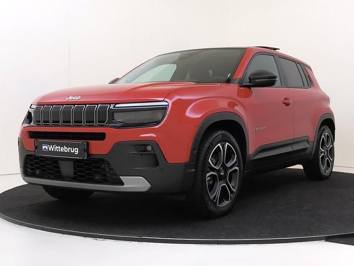 Rood Occasion 2024 Jeep Avenger EV Summit SUV | € 28.925 (Iets duurder) - Afbeelding 1/3