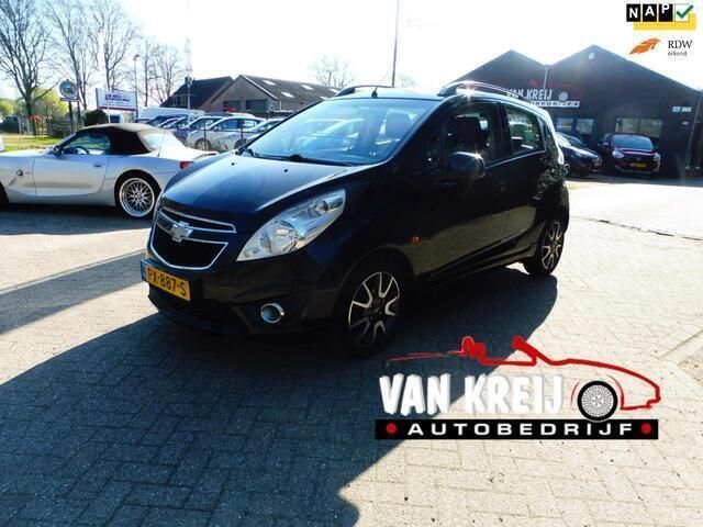 Zwart, metallic lak Gebruikt 2012 Chevrolet Spark LTZ Hatchback | € 4.750 - Afbeelding 1/4