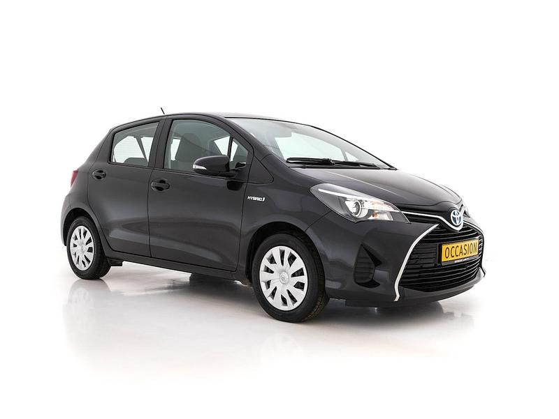 Zwart (metallic) Occasion 2016 Toyota Yaris Hybrid Comfort Hatchback | € 11.445 (Goede deal) - Afbeelding 1/4