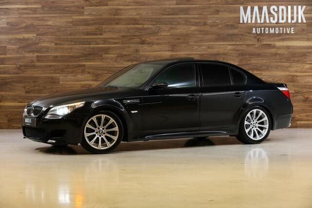 Zwart Gebruikt 2005 BMW M5 M Sport Sedan | € 34.740 - Afbeelding 1/4