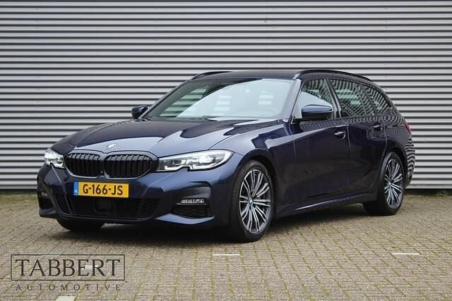 Occasion BMW 330 Executive 258 PK (189 kW) 2019 Blauw Stationwagen