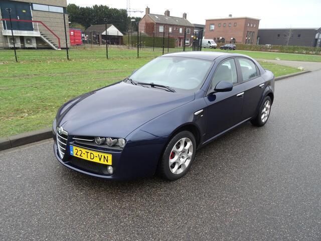 Blauw, metallic lak Gebruikt 2006 Alfa Romeo 159 Progression Sedan | € 2.995 - Afbeelding 1/4