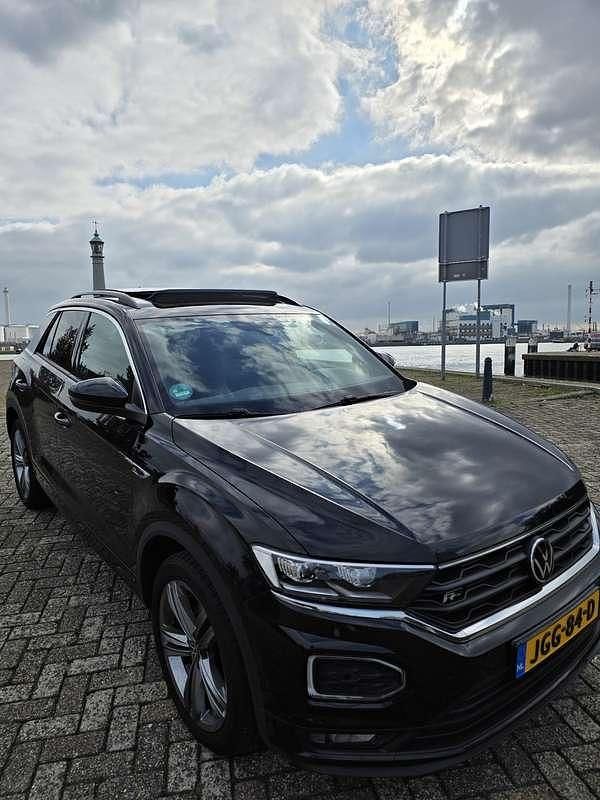 Zwart Gebruikt 2022 VW T-Roc Sport SUV | € 29.990 (Eerlijke prijs) - Afbeelding 1/4