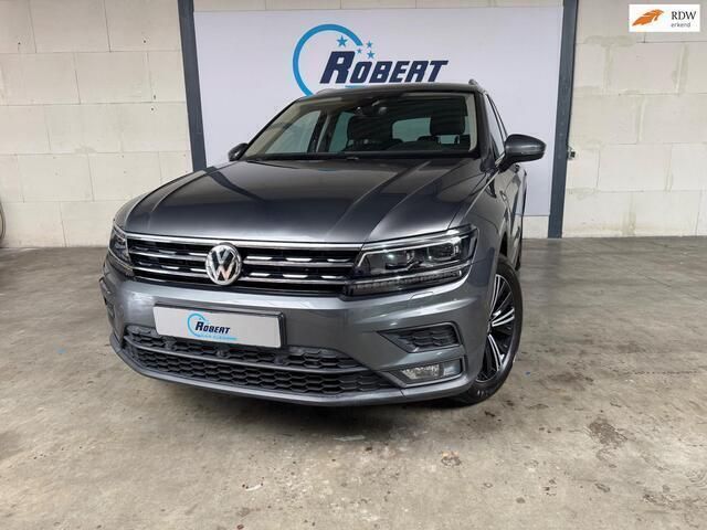 Grijs Gebruikt 2017 VW Tiguan Highline SUV | € 22.950 (Super prijs) - Afbeelding 1/4