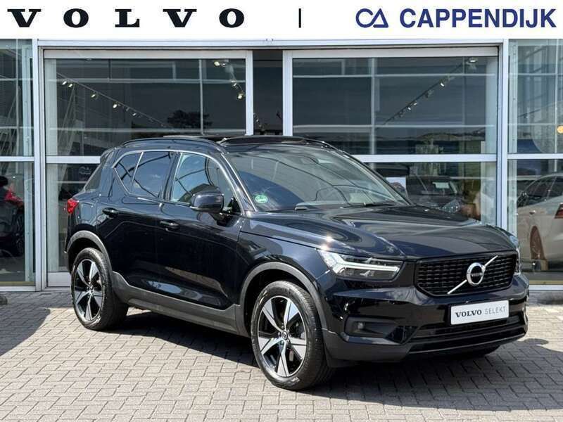 Zwart, metallic lak Gebruikt 2022 Volvo XC40 R-Design SUV | € 38.495 (Duur) - Afbeelding 1/4