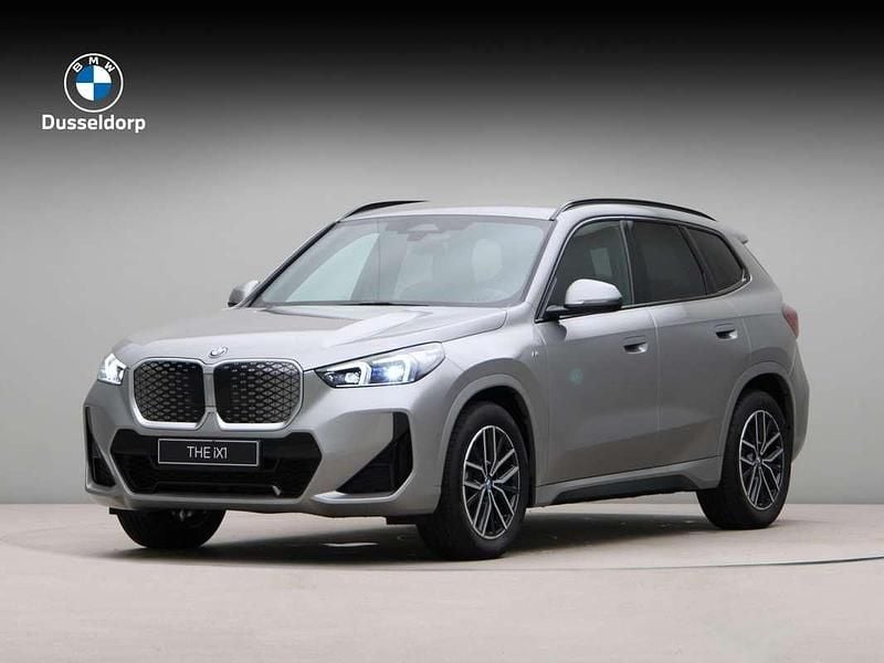 Zilver Nieuw 2025 BMW iX1 Comfort Edition SUV | € 57.254 (Super prijs) - Afbeelding 1/4