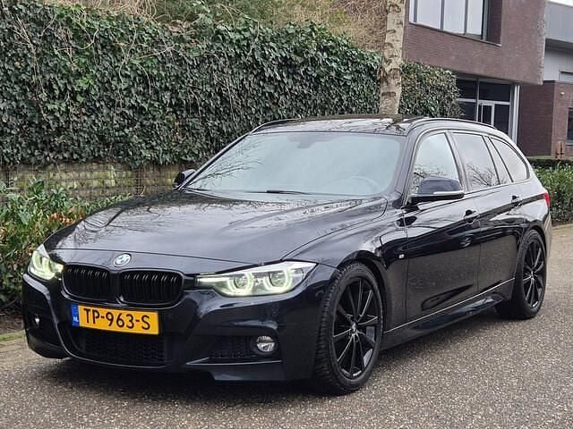 Occasion BMW 330 Executive 252 PK (185 kW) 2018 Zwart Stationwagen