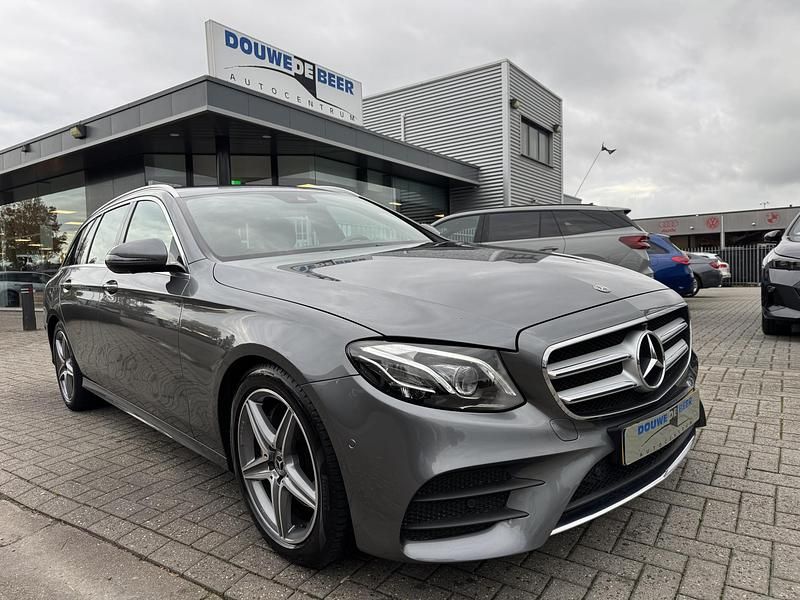 Grijs Gebruikt 2020 Mercedes E200 Business Stationwagen | € 34.950 (Eerlijke prijs) - Afbeelding 1/4