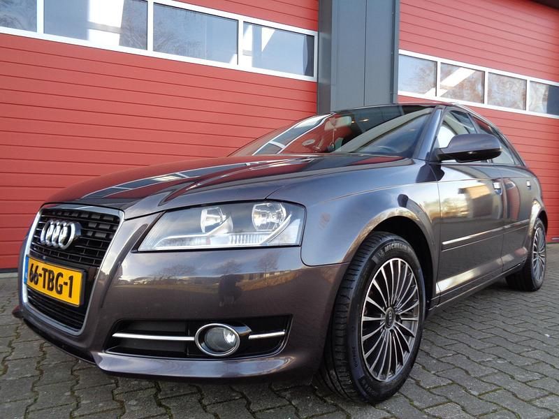 Occasion Audi A3 Attraction 127 PK (93 kW) 2012 Grijs Hatchback