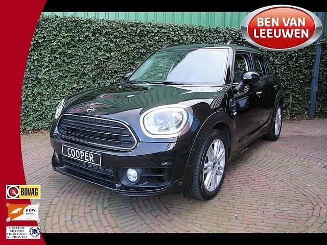 Zwart (metallic) Gebruikt 2019 Mini Cooper Countryman Chili SUV | € 23.950 (Goede deal) - Afbeelding 1/4