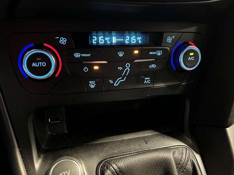 Occasion Ford Focus ST-Line 127 PK (93 kW) 2017 Grijs Hatchback