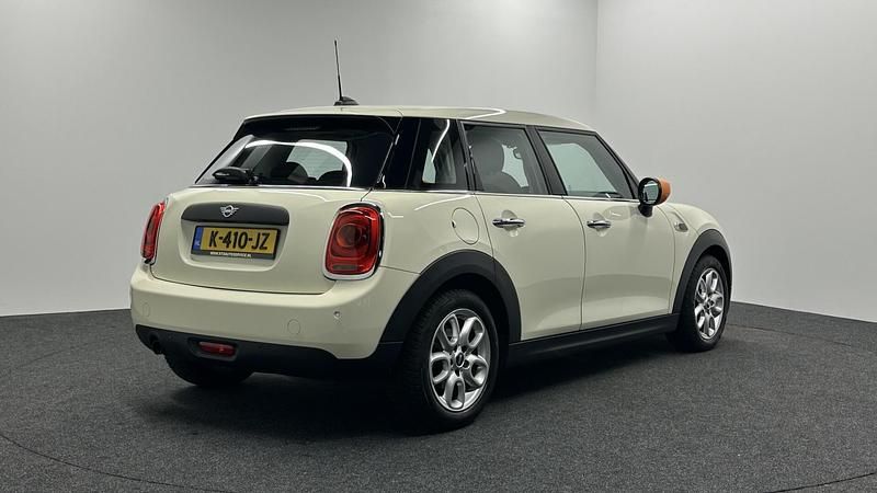 Wit Gebruikt 2021 Mini ONE Business Hatchback | € 17.000 (Eerlijke prijs) - Afbeelding 1/4