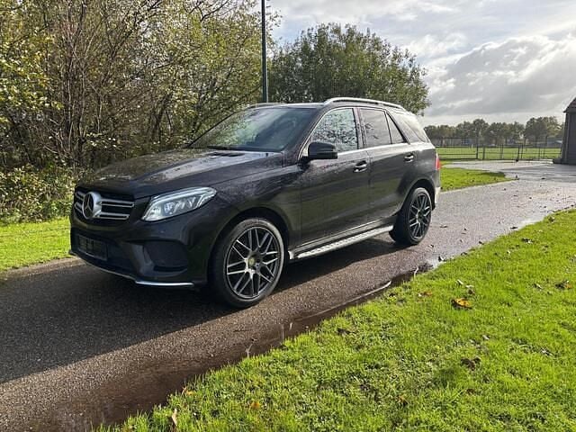 Zwart Gebruikt 2016 Mercedes GLE350 Sport Edition Van | € 24.950 (Eerlijke prijs) - Afbeelding 1/4