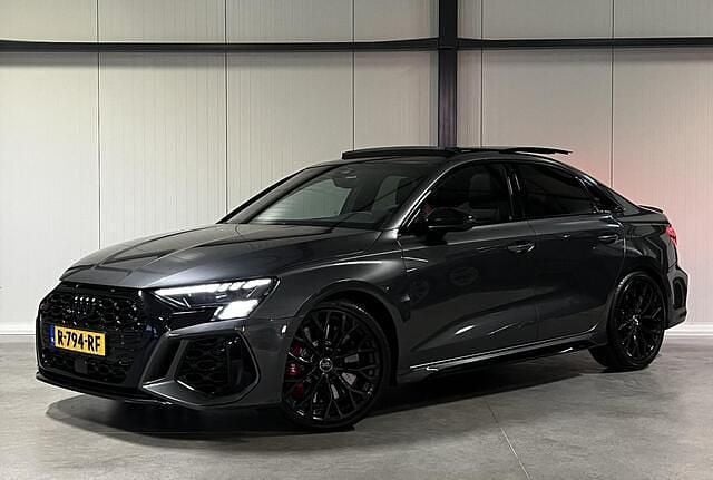 Grijs Occasion 2022 Audi RS3 S-Line Sedan | € 64.400 (Eerlijke prijs) - Afbeelding 1/4
