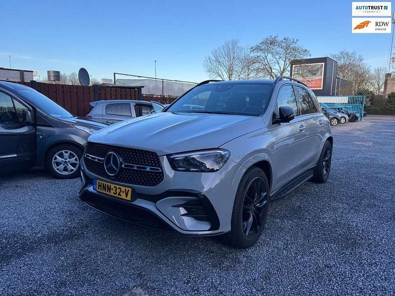 Grijs Occasion 2023 Mercedes GLE400 AMG Line Premium SUV | € 87.995 (Eerlijke prijs) - Afbeelding 1/4