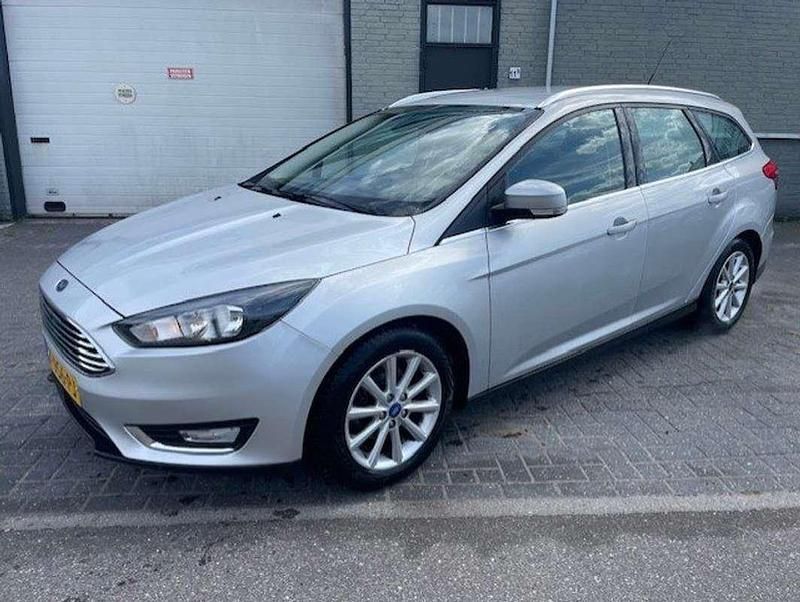 Gebruikt 2016 Ford Focus Titanium Stationwagen | € 2.699 (Super prijs) - Afbeelding 1/4
