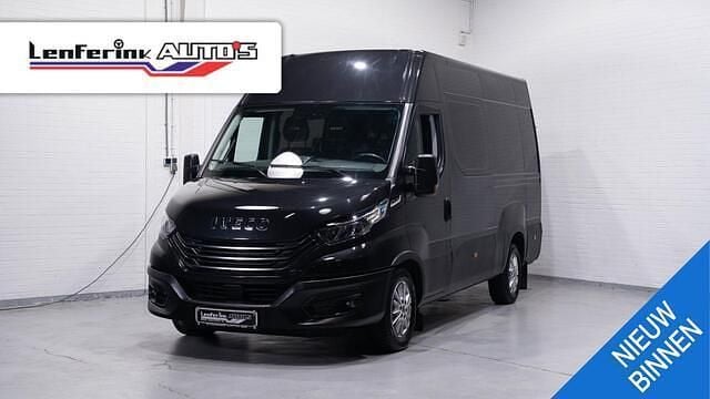 Zwart Gebruikt 2022 Iveco Daily Van | € 34.800 (Eerlijke prijs) - Afbeelding 1/4