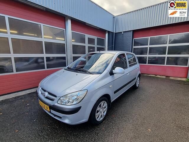 Grijs Gebruikt 2009 Hyundai Getz Active Hatchback | € 2.950 (Iets duurder) - Afbeelding 1/4