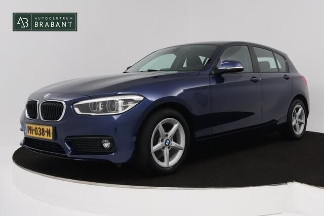 Blauw Gebruikt 2017 BMW 118 Executive Hatchback | € 14.945 (Goede deal) - Afbeelding 1/4