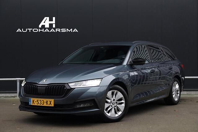 Grijs (metallic) Gebruikt 2021 Skoda Octavia Business Line Stationwagen | € 16.900 (Eerlijke prijs) - Afbeelding 1/4