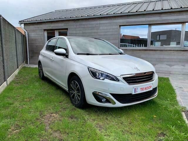 Wit Gebruikt 2022 Peugeot 308 SUV | € 13.750 (Super prijs) - Afbeelding 1/4