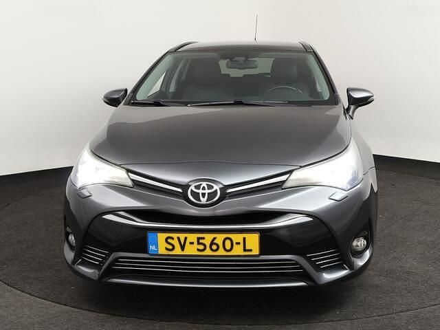 Occasion Toyota Avensis Executive 147 PK (108 kW) 2017 Grijs Stationwagen