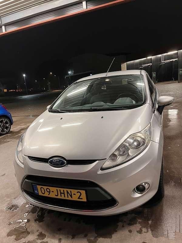 Grijs Gebruikt 2009 Ford Fiesta Ghia Hatchback | € 2.250 (Super prijs) - Afbeelding 1/4