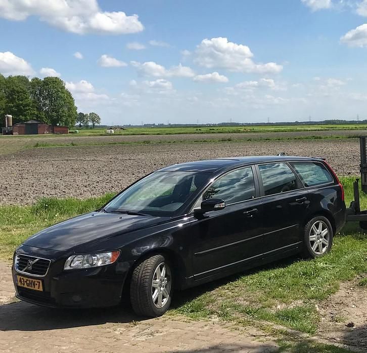 Occasion 2008 Volvo V50 Stationwagen | € 1.995 (Super prijs) - Afbeelding 1/4