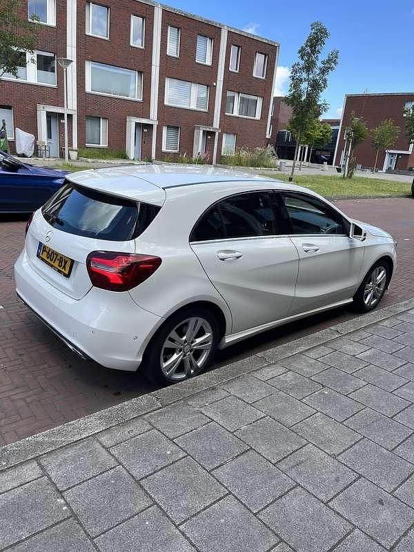 Wit Gebruikt 2015 Mercedes A160 Stationwagen | € 11.950 (Eerlijke prijs) - Afbeelding 1/4